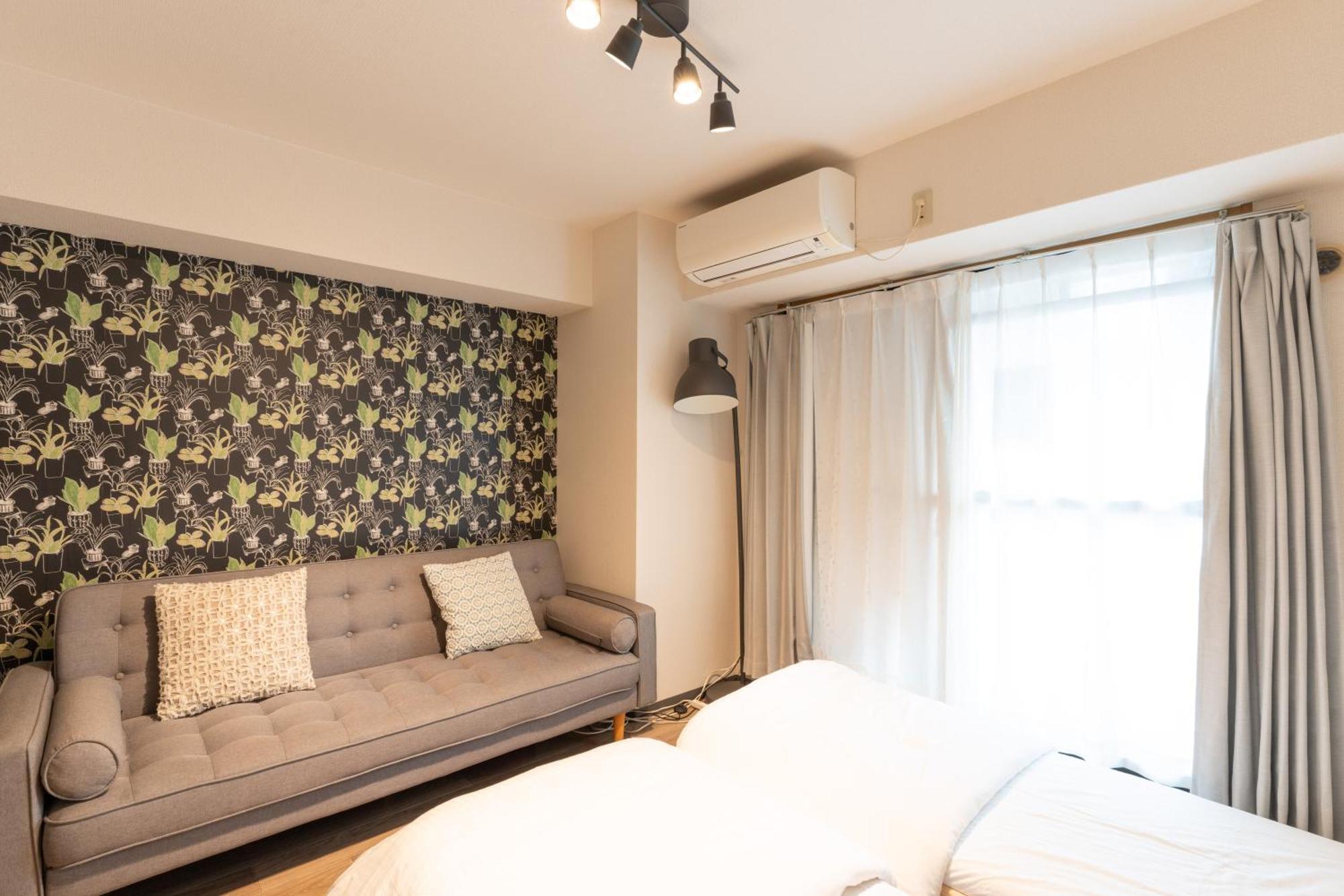 コンフィデンスロン601 Apartment